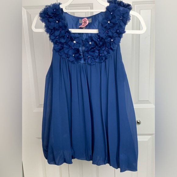 GRACIA Blue Sleeveless with 3-D Flowe Detail - Picture 1 of 7